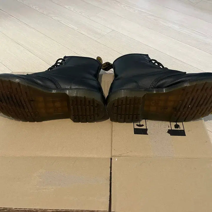 [BUNJANG] Dr. Martens 1460 Matte Black Boots / 닥터마틴 1460 무광 UK7 (착용 10번)