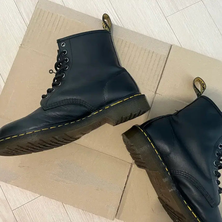 [BUNJANG] Dr. Martens 1460 Matte Black Boots / 닥터마틴 1460 무광 UK7 (착용 10번)