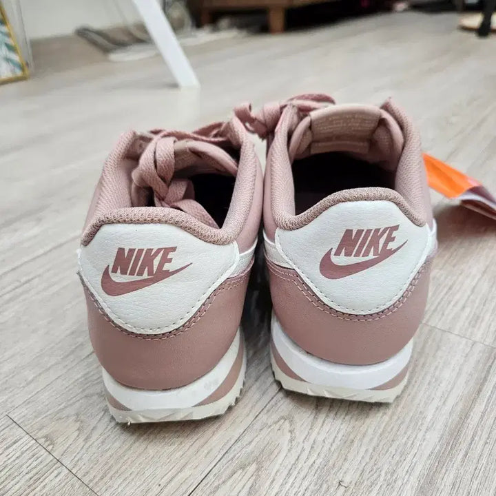 [BUNJANG] Nike Cortez Particle Pink Leather Sneakers / 나이키 코르테즈 파티클핑크