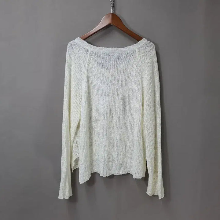 [SOLD OUT] 아이보리화이트 브이넥 니트