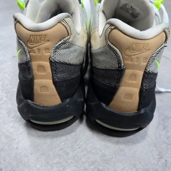 [SOLD OUT] 나이키 에어맥스 95 볼트  300
