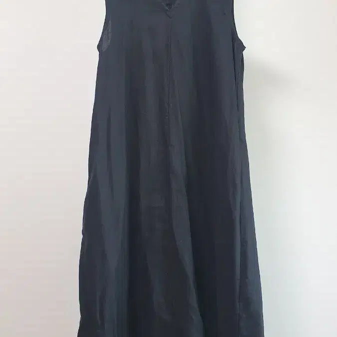 [SOLD OUT] 무인양품 블랙 린넨 V넥 민소매 롱 원피스