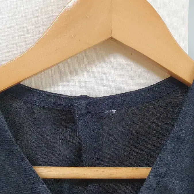 [SOLD OUT] 무인양품 블랙 린넨 V넥 민소매 롱 원피스