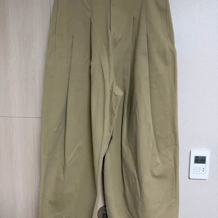 [BUNJANG] Leje Wide Baggy Pants Beige 30 / 르제 WIDE BAGGY PANTS_BEIGE 30