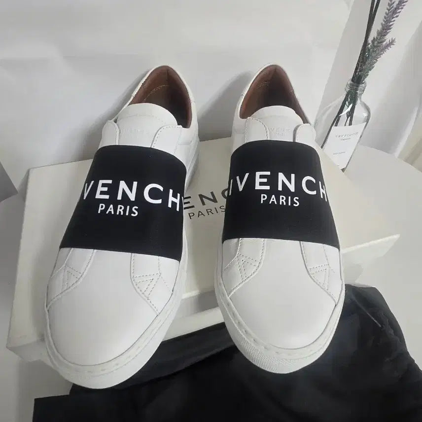 [BUNJANG] Givenchy Logo Band Slip-on Sneakers / 지방시 화이트 로고 밴드 스니커즈 슬립온
