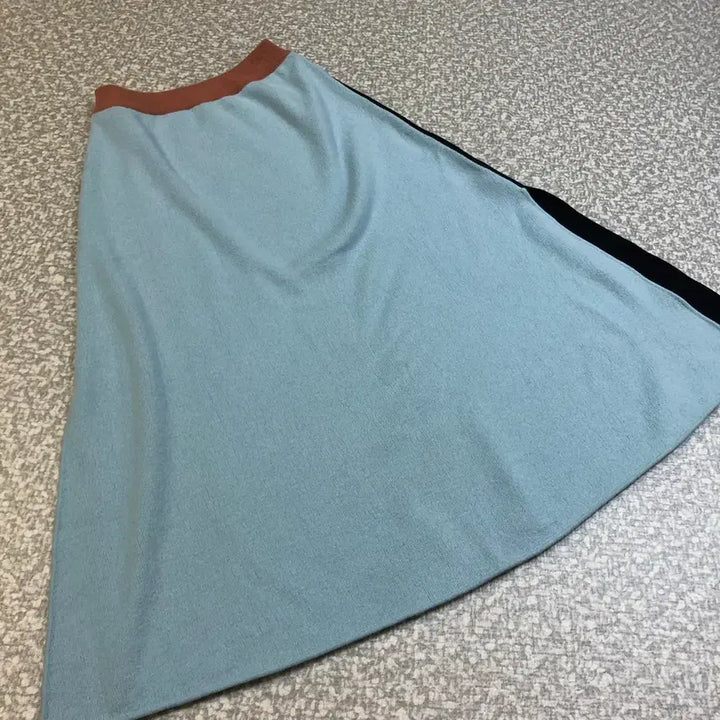 [BUNJANG] CEDRIC CHARLIER Wool Blend Flare Skirt / 세드릭찰리어 배색 울100% 플레어 스커트 치마 양면 슬릿 명품 니트