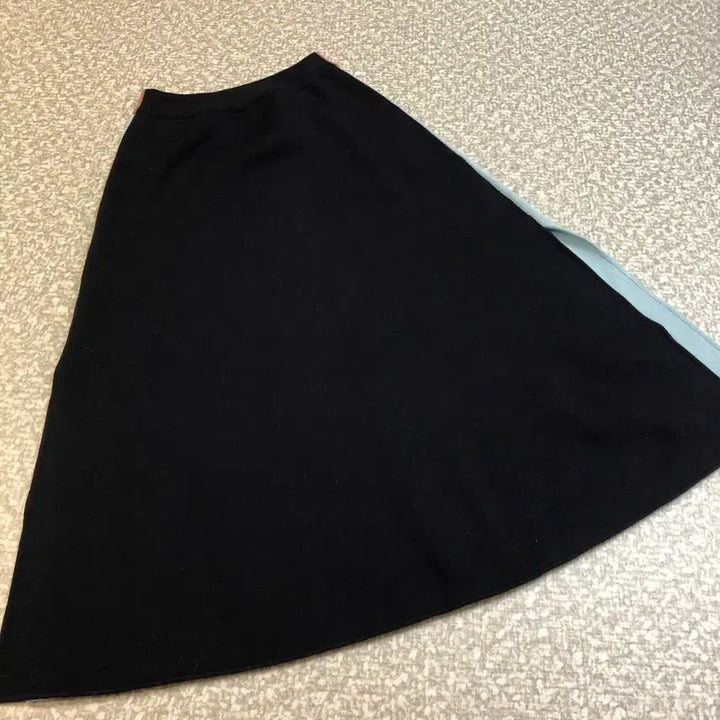 [BUNJANG] CEDRIC CHARLIER Wool Blend Flare Skirt / 세드릭찰리어 배색 울100% 플레어 스커트 치마 양면 슬릿 명품 니트