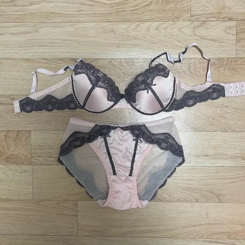 [SOLD OUT] 레이스 브라 팬티 세트 중고