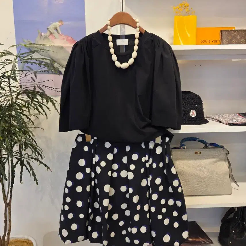 [SOLD OUT] 럭키슈에뜨 벌룬 핏 미니스커트