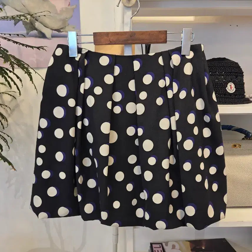 [SOLD OUT] 럭키슈에뜨 벌룬 핏 미니스커트