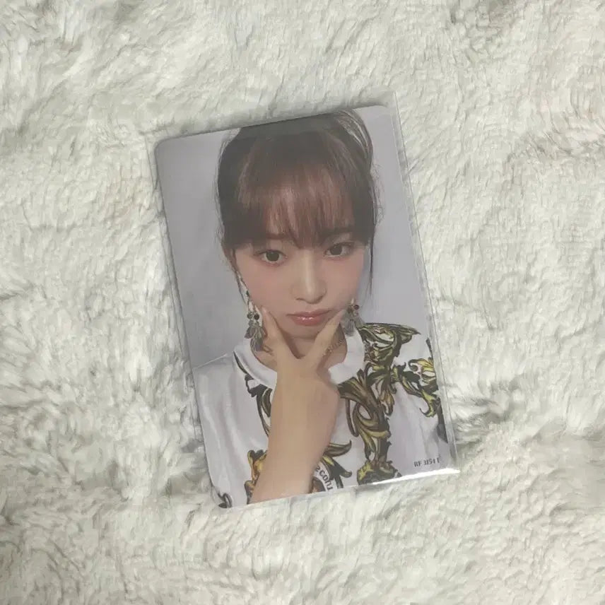 [BUNJANG] IVE Rei Eleven V Version Photocard / 아이브 레이 일본 일레븐 V버전 앨범 포카