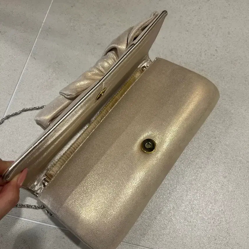 [BUNJANG] Ribbon Shoulder Chain Clutch Bag / 리본 숄더 체인 클러치백 골드 가방