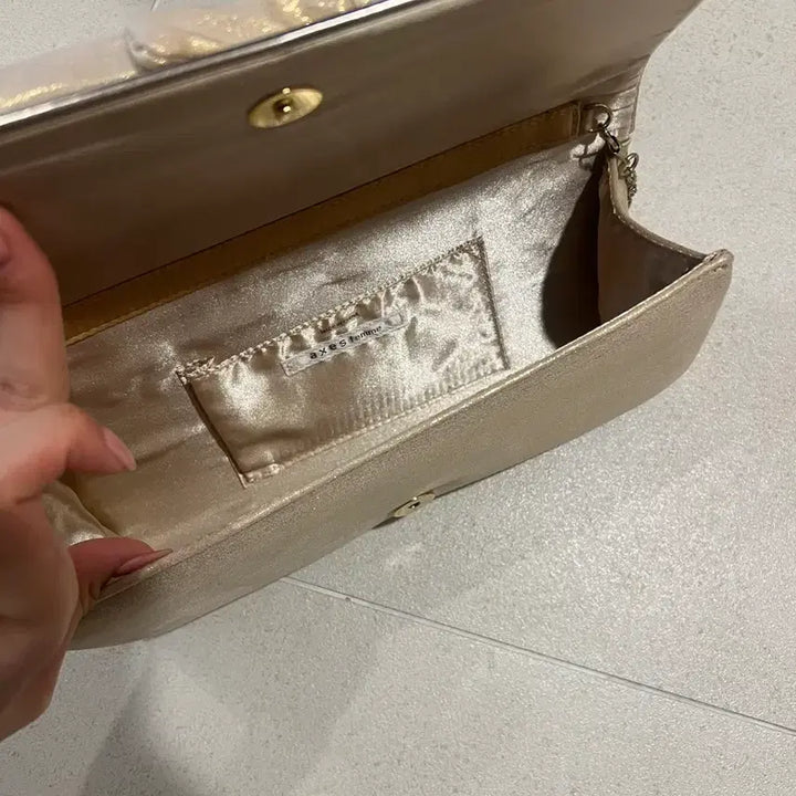 [BUNJANG] Ribbon Shoulder Chain Clutch Bag / 리본 숄더 체인 클러치백 골드 가방