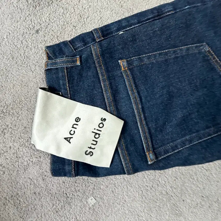 [SOLD OUT] 아크네 스튜디오 다크 데님 팬츠 32size