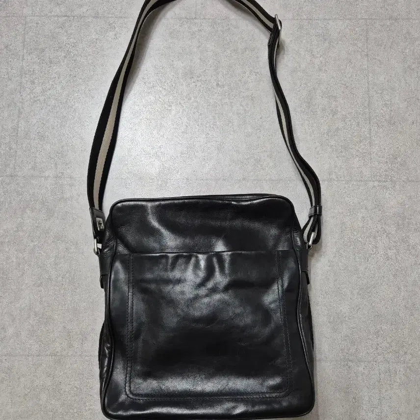 [BUNJANG] Bally Black Leather Crossbody Bag / 발리 블랙 가죽 크로스백
