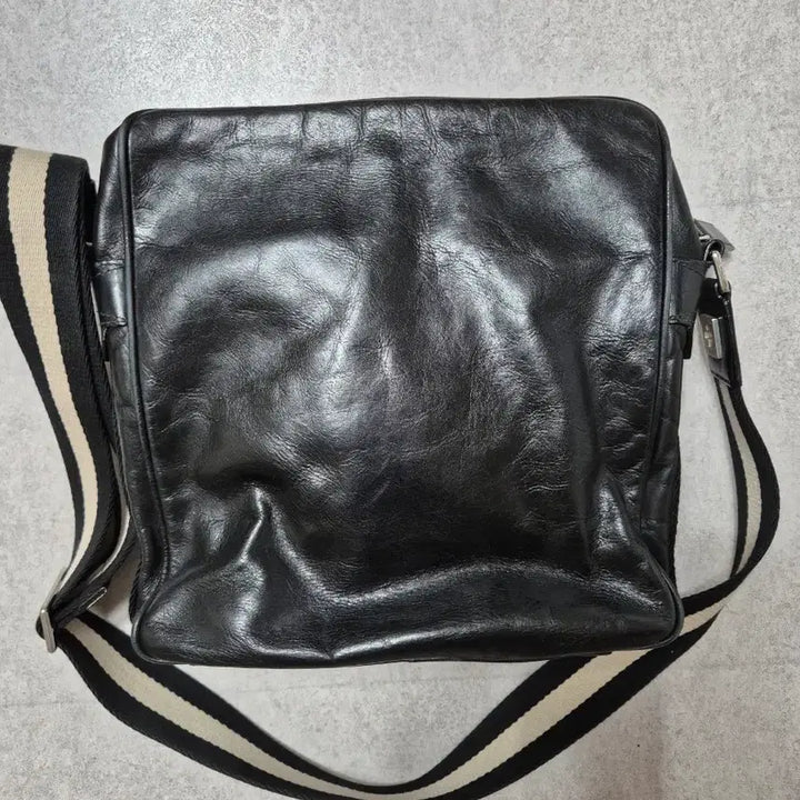 [BUNJANG] Bally Black Leather Crossbody Bag / 발리 블랙 가죽 크로스백