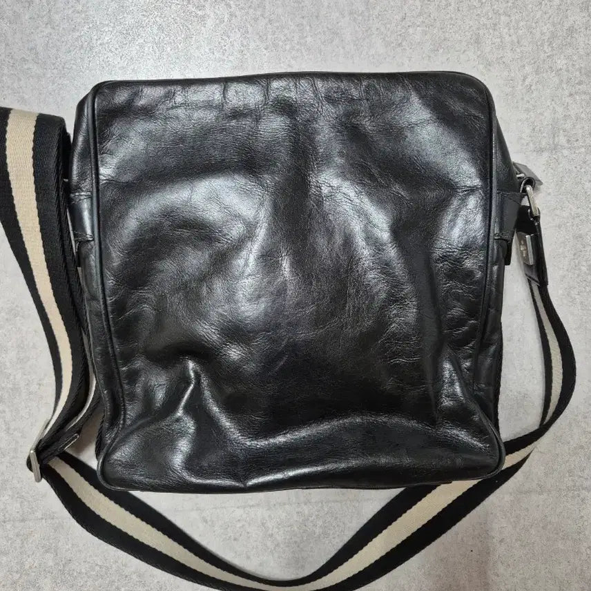 [BUNJANG] Bally Black Leather Crossbody Bag / 발리 블랙 가죽 크로스백