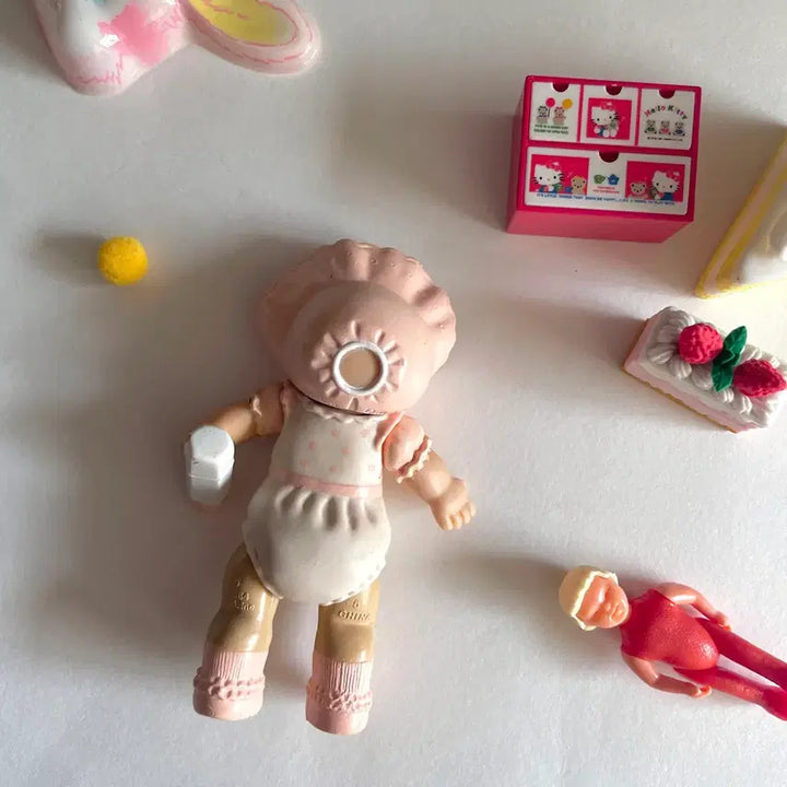 [BUNJANG] 1984s Beige Bonnet Cabbage Patch Kid Figure / 1984s/레어한 베이지컬러 보넷 양배추피규어(rare)