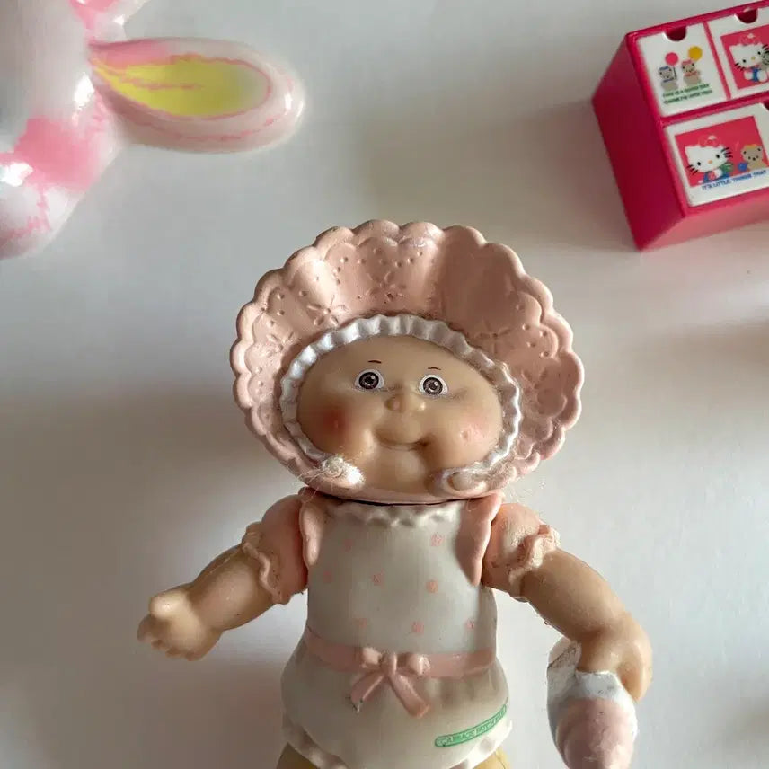 [BUNJANG] 1984s Beige Bonnet Cabbage Patch Kid Figure / 1984s/레어한 베이지컬러 보넷 양배추피규어(rare)