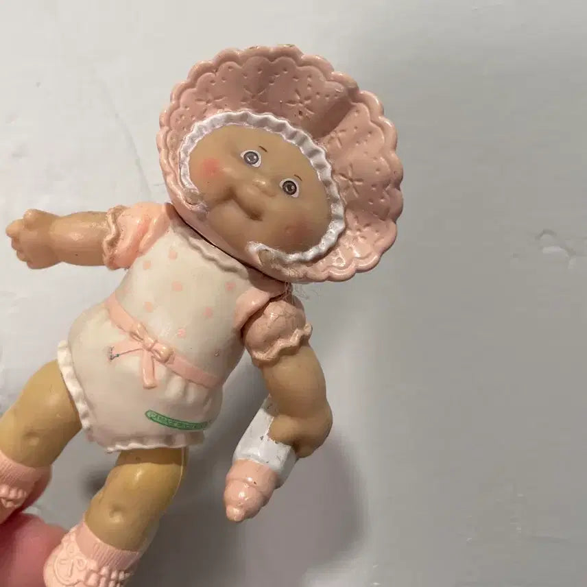 [BUNJANG] 1984s Beige Bonnet Cabbage Patch Kid Figure / 1984s/레어한 베이지컬러 보넷 양배추피규어(rare)