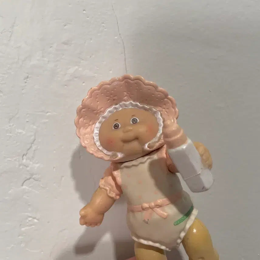 [BUNJANG] 1984s Beige Bonnet Cabbage Patch Kid Figure / 1984s/레어한 베이지컬러 보넷 양배추피규어(rare)