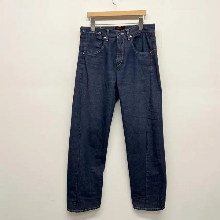 [SOLD OUT] 리바이스 엔지니어드 진 32
