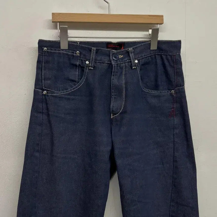 [SOLD OUT] 리바이스 엔지니어드 진 32