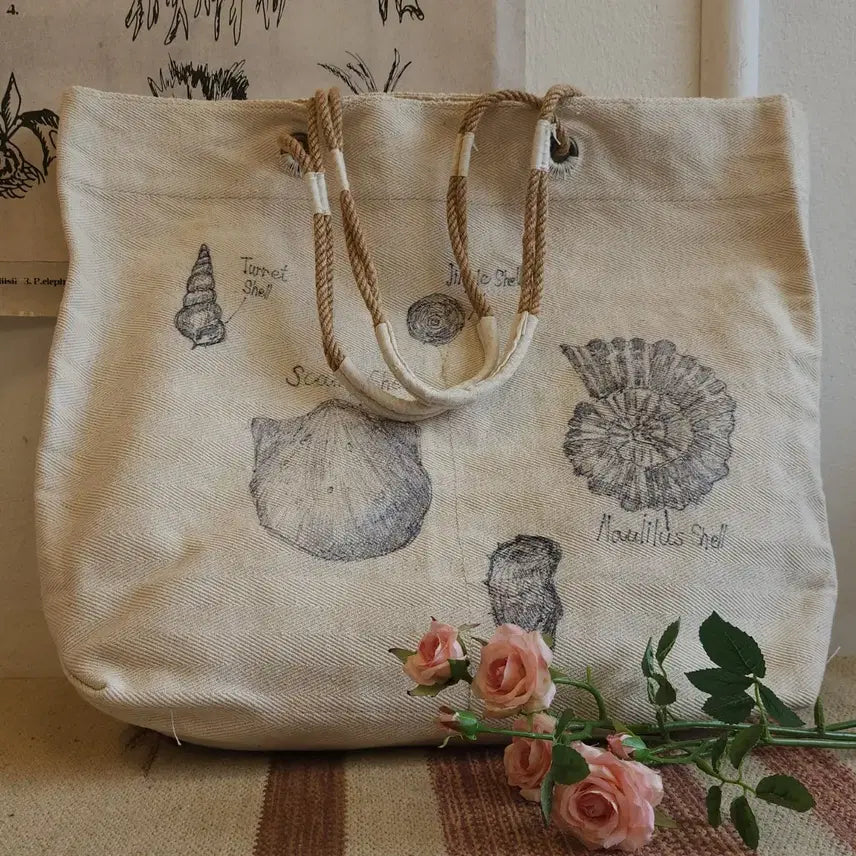 [BUNJANG] Hand-Drawn Shell Tote Bag / 핸드 드로잉 캔버스 토트백 빈티지 더플백 리메이크 화이트 쉘