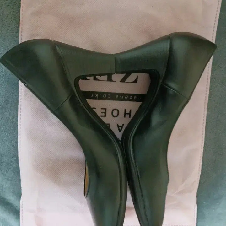 [BUNJANG] NAZENA Black Pumps Heels 230mm / NAZENA 나즈나 블랙  펌프스힐  230 굽7cm 구두