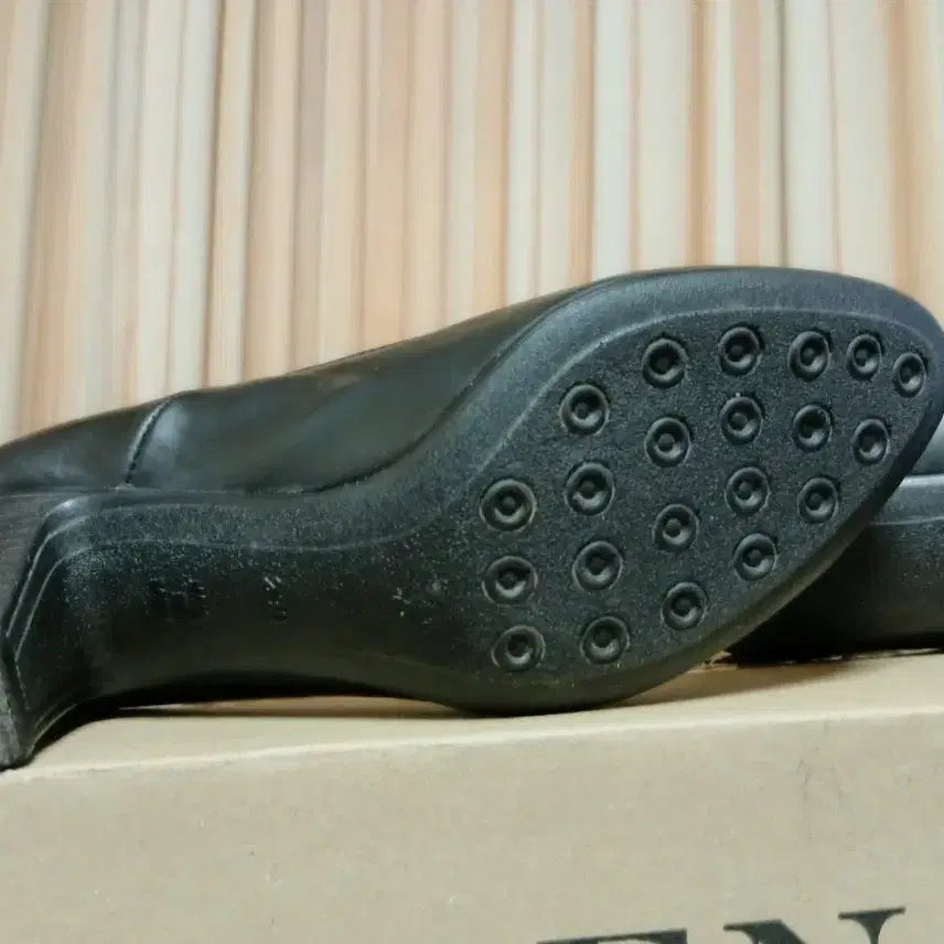 [BUNJANG] NAZENA Black Pumps Heels 230mm / NAZENA 나즈나 블랙  펌프스힐  230 굽7cm 구두