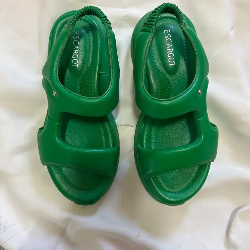 [BUNJANG] Escargot Green Bending Sandals (Size 230) / 에스까르고 그린 밴딩 샌들 230
