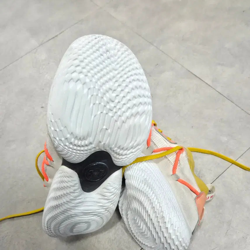 [BUNJANG] Under Armour Curry Flow Cozy Basketball Shoes 255 / 언더아머 커리 플로우 코지 농구화 255