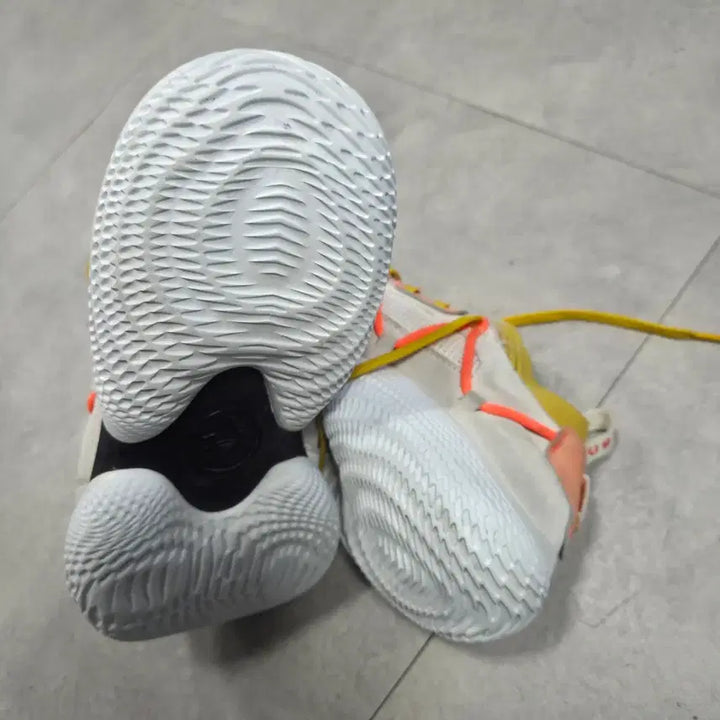 [BUNJANG] Under Armour Curry Flow Cozy Basketball Shoes 255 / 언더아머 커리 플로우 코지 농구화 255