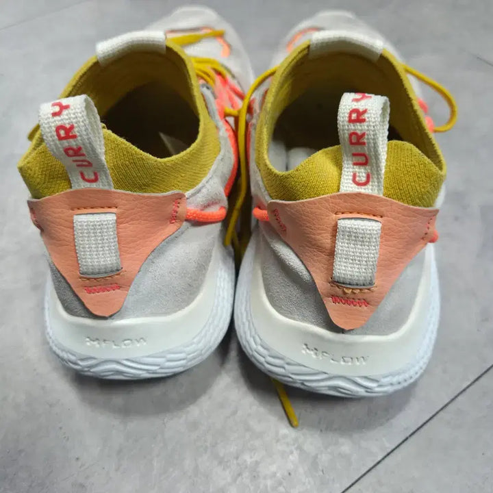 [BUNJANG] Under Armour Curry Flow Cozy Basketball Shoes 255 / 언더아머 커리 플로우 코지 농구화 255