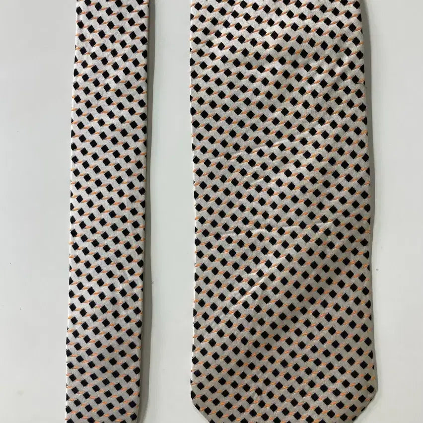 [BUNJANG] Hugo Boss Necktie / 휴고보스 넥타이