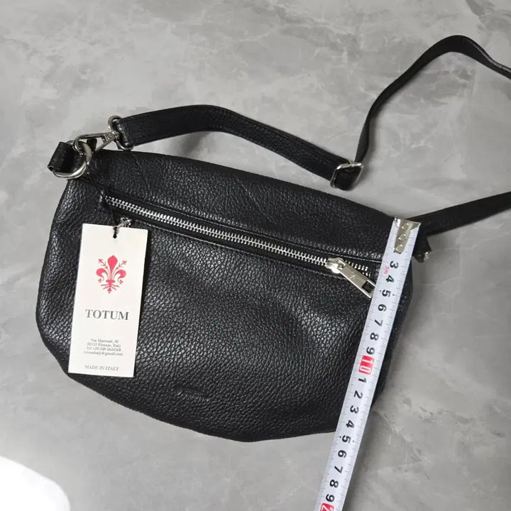 [BUNJANG] TOTUM Italian Leather Crossbody Bag / TOTUM 이탈리아 가죽 크로스백 블랙 새상품