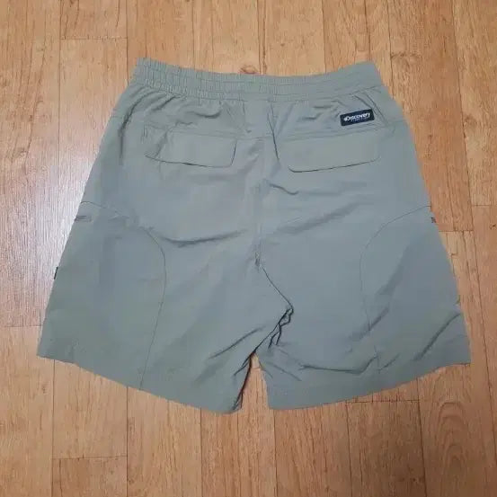 [BUNJANG] Discovery Expedition Cooling Cargo Shorts (Beige) / 새옷수준)디스커버리 얇은 냉감용 카고 반바지,30~31인치,연한 베이지색