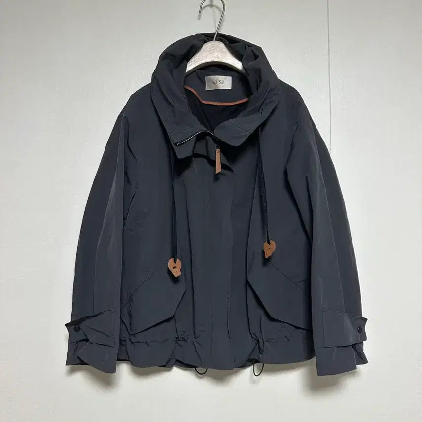 [SOLD OUT] SJSJ 바스락 드로우스트링 바람막이 점퍼