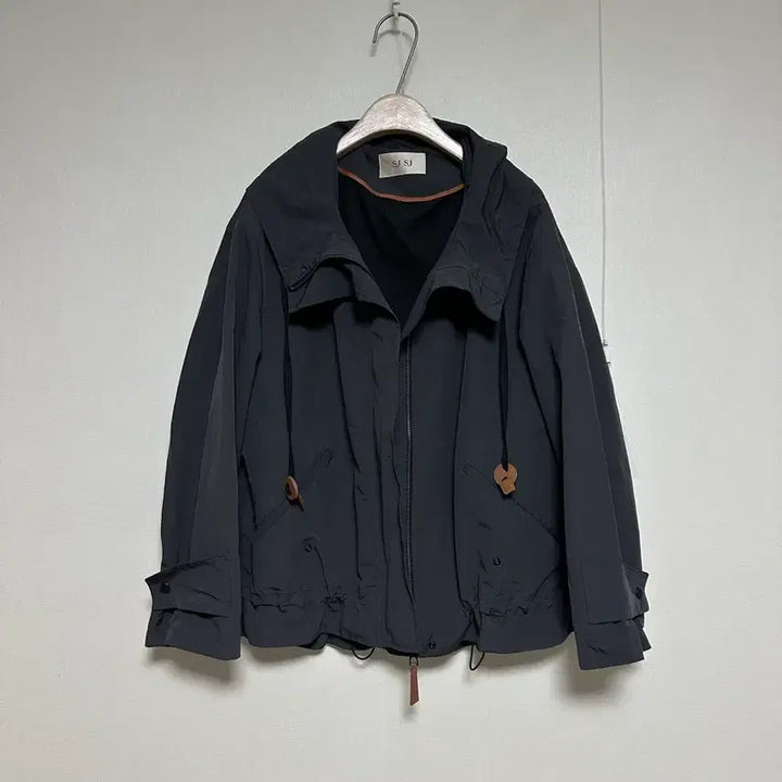 [SOLD OUT] SJSJ 바스락 드로우스트링 바람막이 점퍼