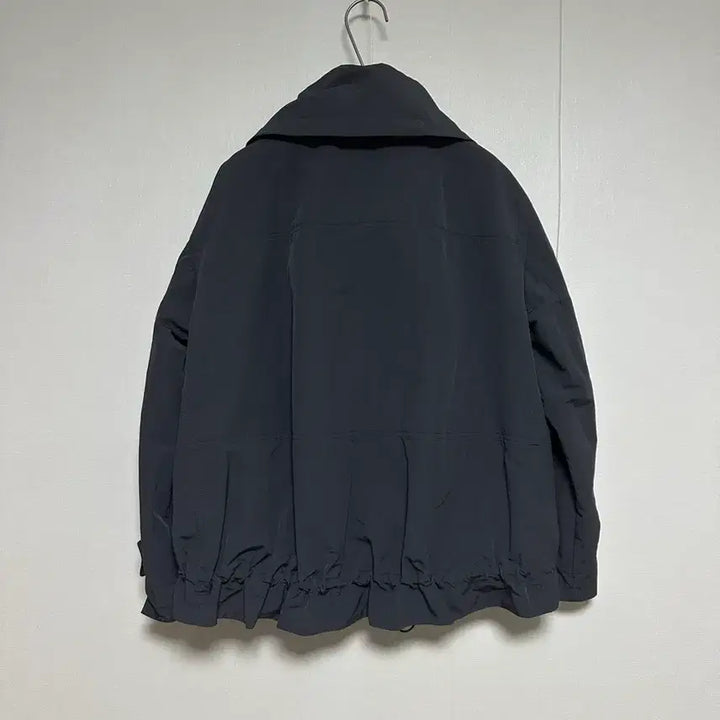 [SOLD OUT] SJSJ 바스락 드로우스트링 바람막이 점퍼