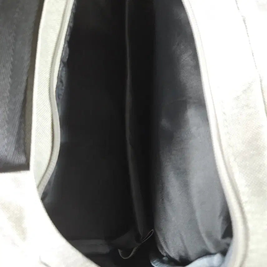 [BUNJANG] National Geographic Backpack Gray Backpack / 내셔널지오그래픽 백팩 그레이 배낭
