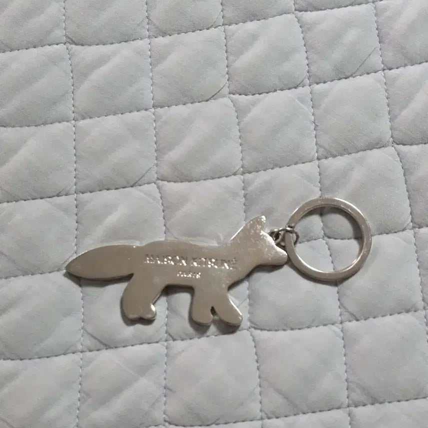 [SOLD OUT] 메종키츠네 삼색 여우 키링