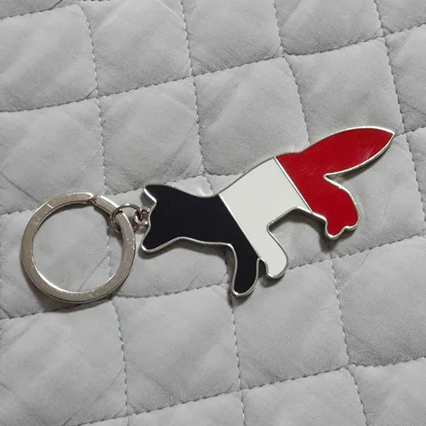 [SOLD OUT] 메종키츠네 삼색 여우 키링