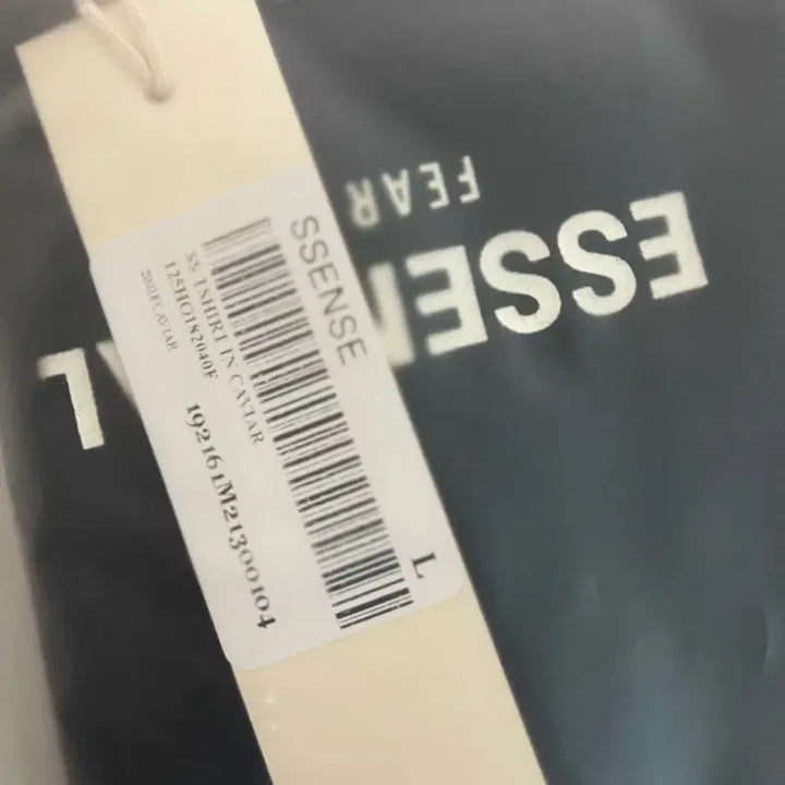 [BUNJANG] Fear of God Essentials 19SS Short Sleeve T-shirt Black / 19SS 피오갓 에센셜 반팔 블랙 M, L사이즈