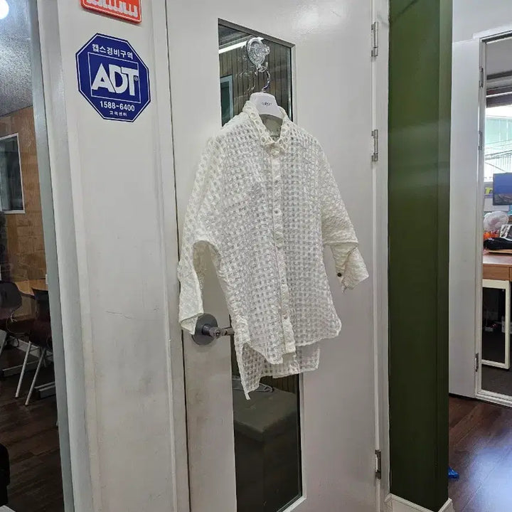 [BUNJANG] Time White Check Blouse / 타임 블라우스