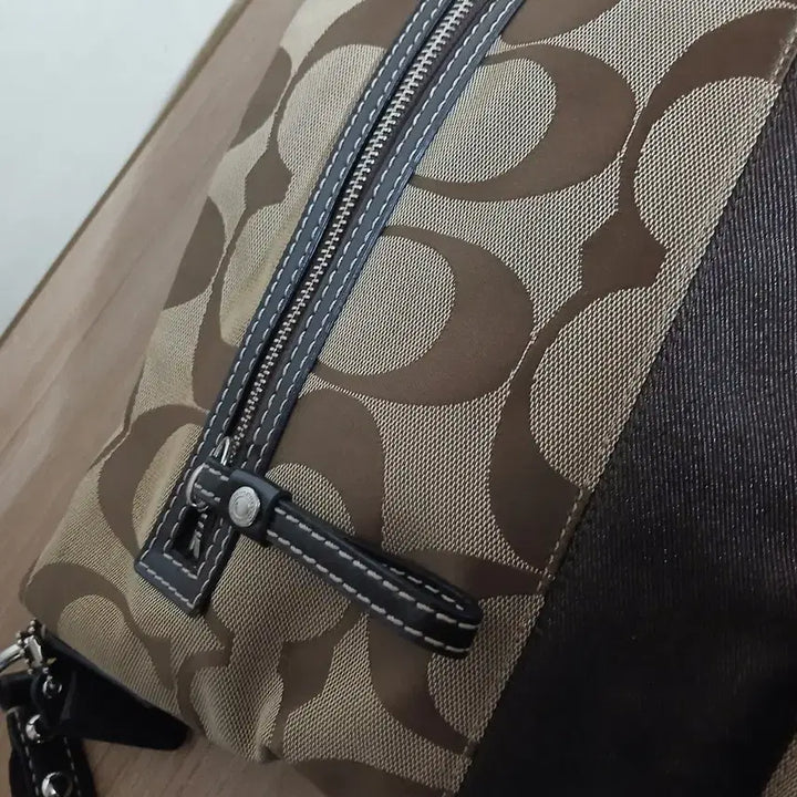 [BUNJANG] Coach Signature Stripe Crossbody File Shoulder Bag / 여성 코치 시그니처 스트라이프 크로스바디 파일 숄더백, 크로스백