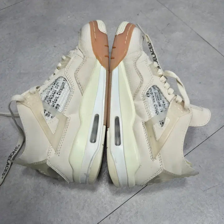 [BUNJANG] Nike Jordan 4 Off-White Retro Sneakers / 조던 4 X 오프 화이트 레트로P 세일 235