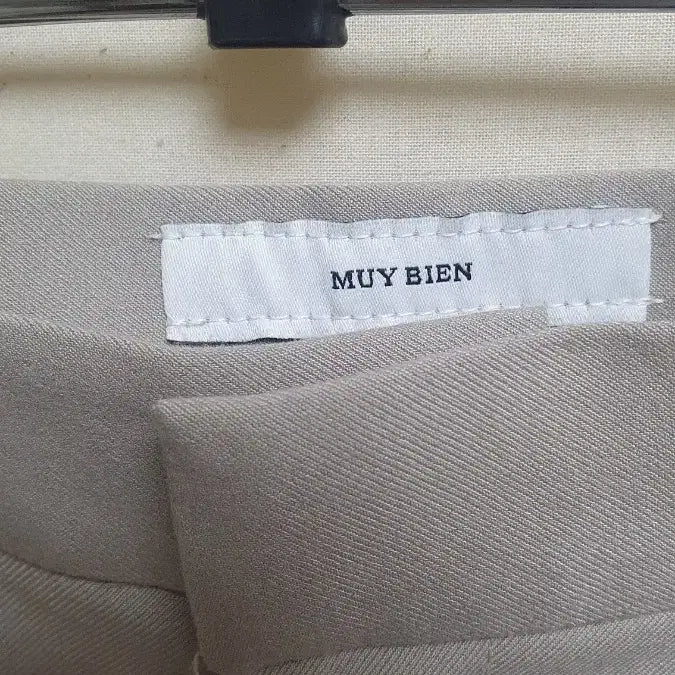 [BUNJANG] MUY BIEN Wide Slacks (Beige) / MUY BIEN 와이드 슬랙스 (베이지)