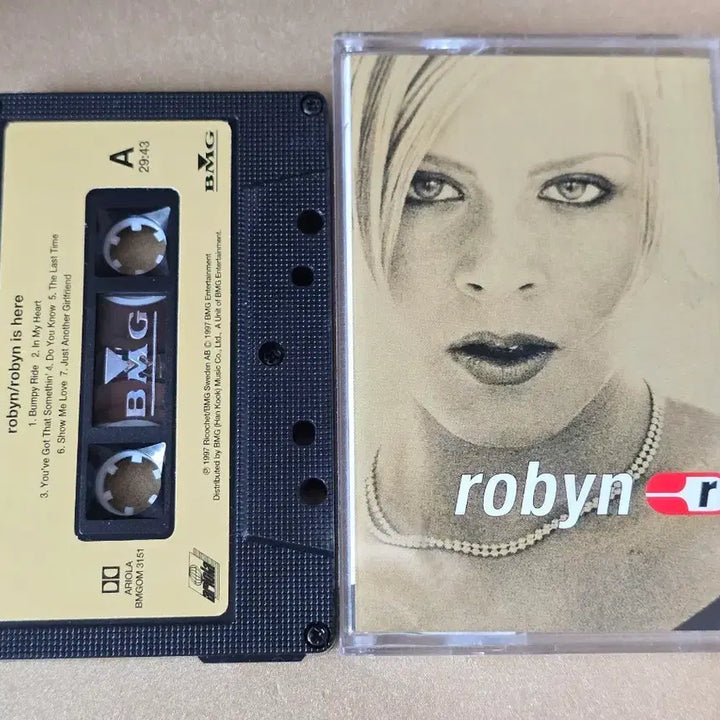 [BUNJANG] Robyn Robyn Is Here Cassette Tape / [A급/정판] Robyn(로빈) - Robyn Is Here 카세트