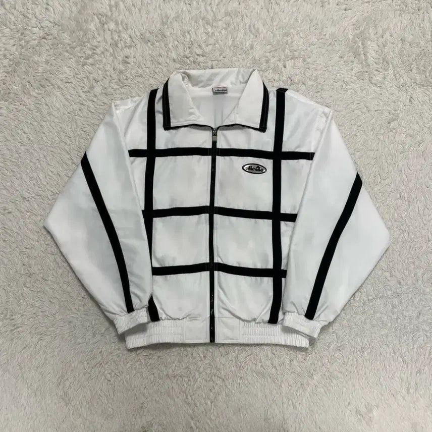 [SOLD OUT] 엘레세 00s 바람막이